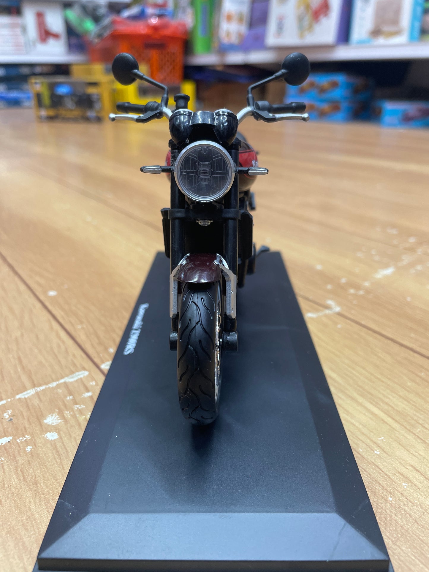 Kawasaki Z900RS Die-Cast Bike – 1:18 Scale Premium Metal Motorcycle Model