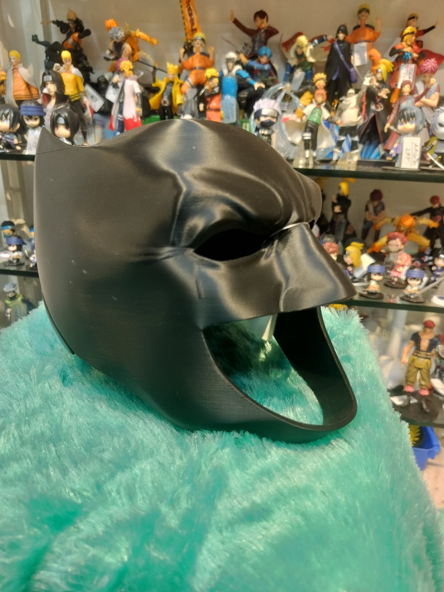 Armored Batman Mask – Battle-Damaged Dark Knight Cosplay Helmet