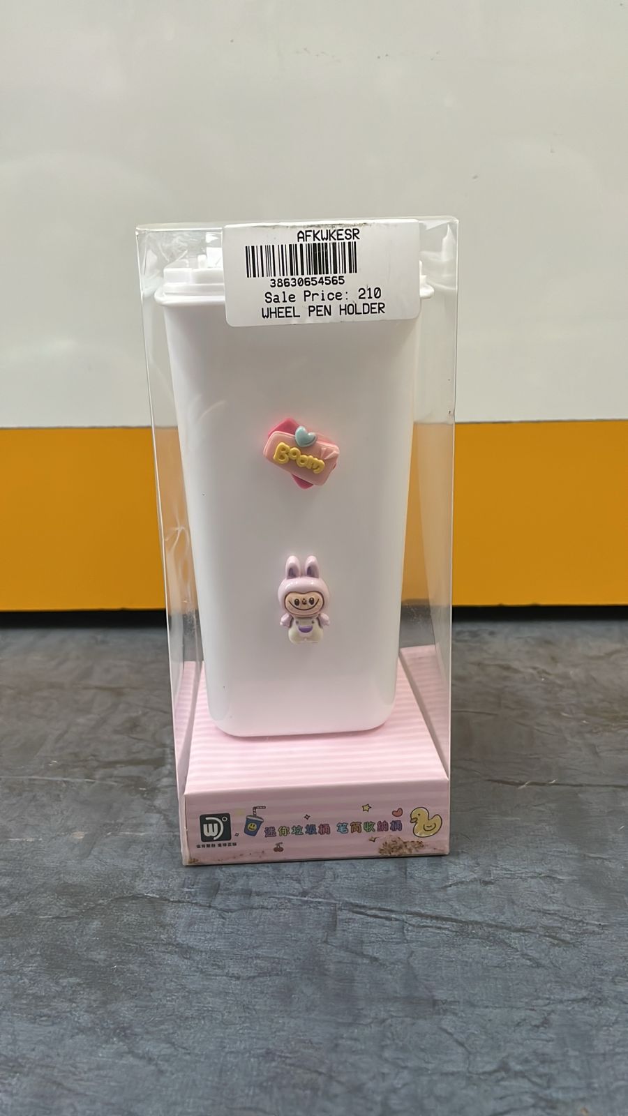 Cute Bunny Wheel Pen Holder