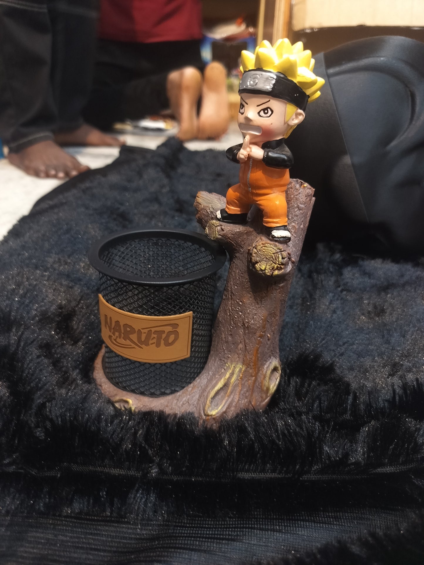 Naruto Pen Stand – Miniature Tree Trunk Holder with Ninja Pose Figure