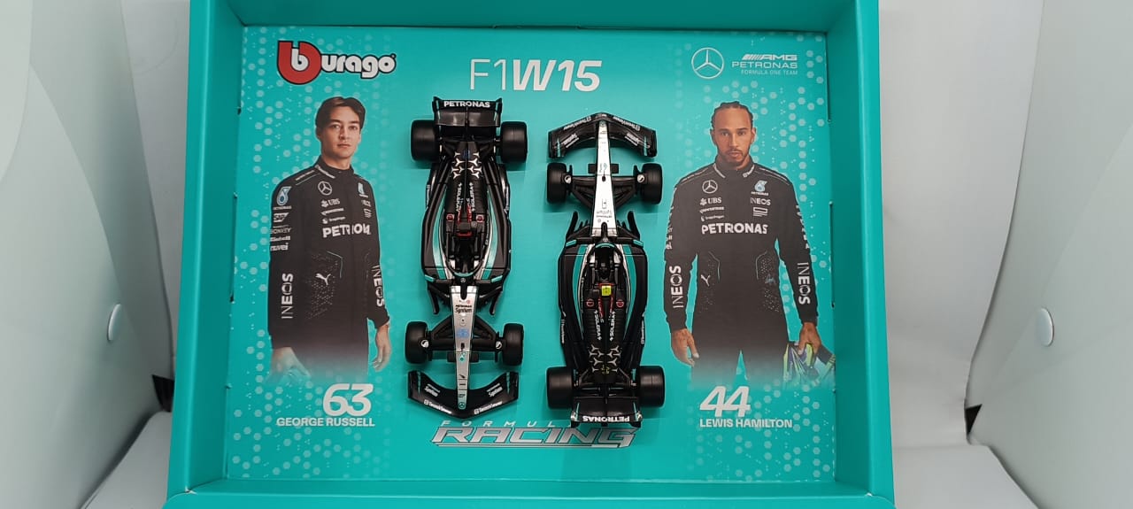 Burago Ferrari SF-24 Formula 1 Model Car Set - Charles Leclerc & Carlos Sainz (1:43 Scale)