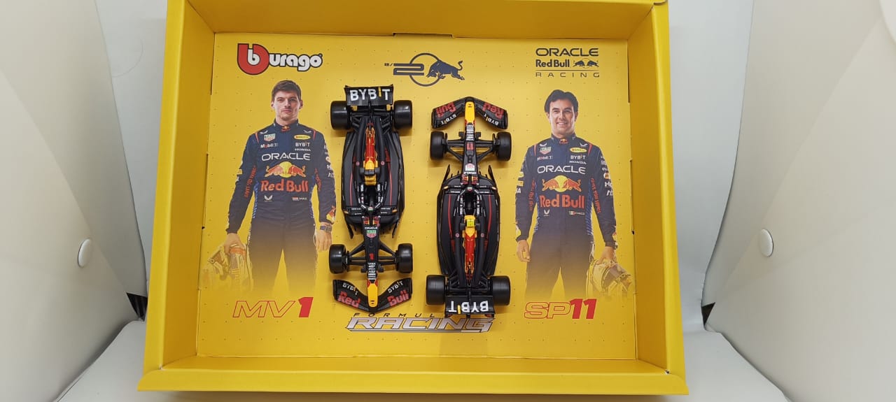 Burago Ferrari SF-24 Formula 1 Model Car Set - Charles Leclerc & Carlos Sainz (1:43 Scale)