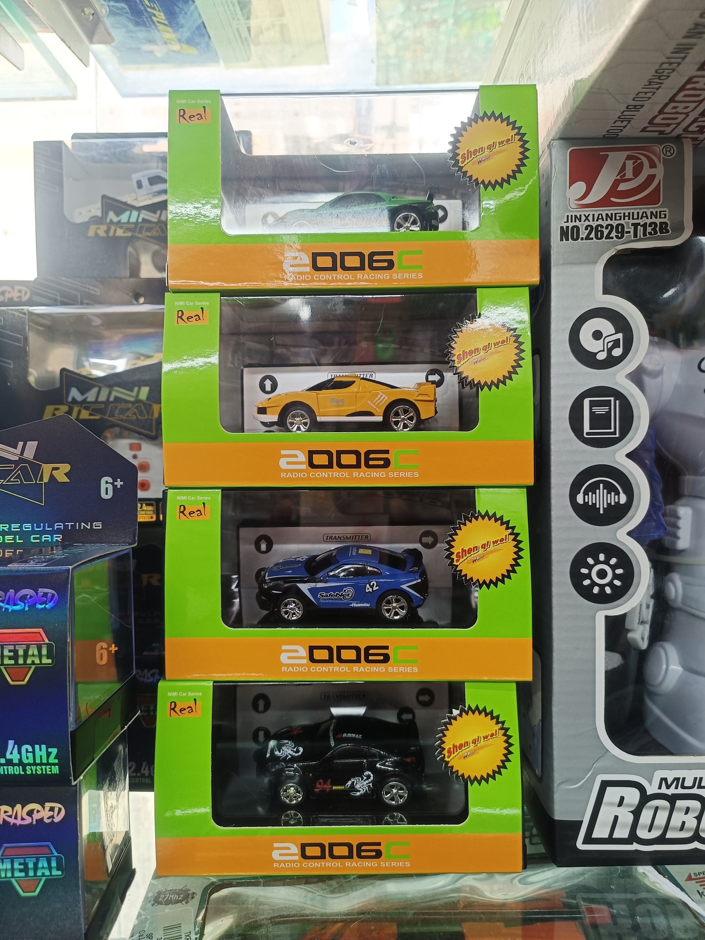 MINI RC Off-Road Vehicle Alloy Car Model Remote Control 1:64 USB Charging