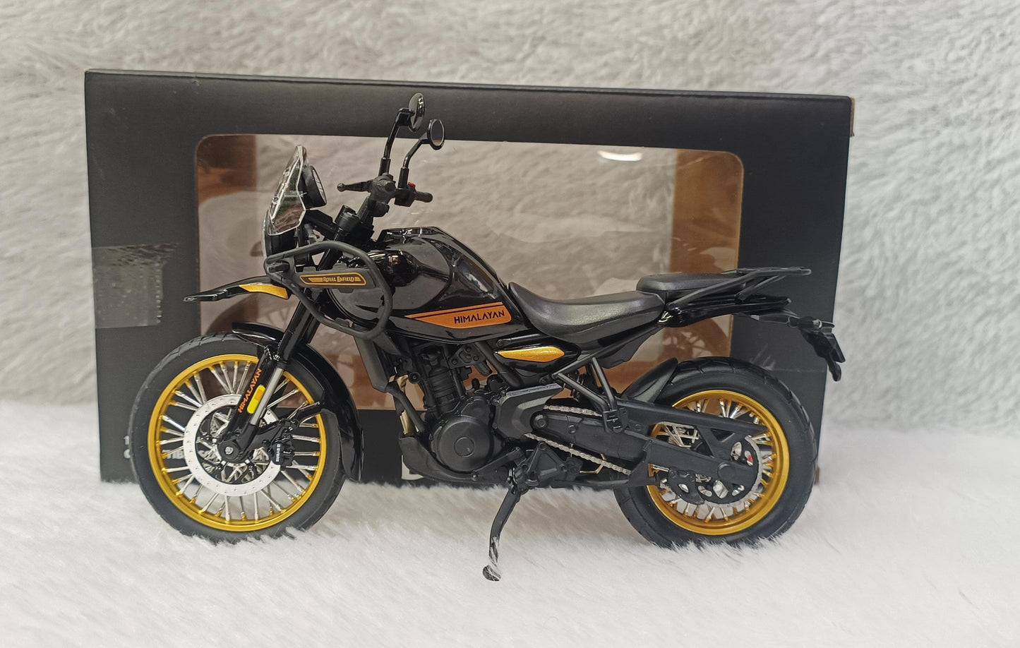 Royal Enfield Himalayan 1:12 Scale Diecast Model die cost bike