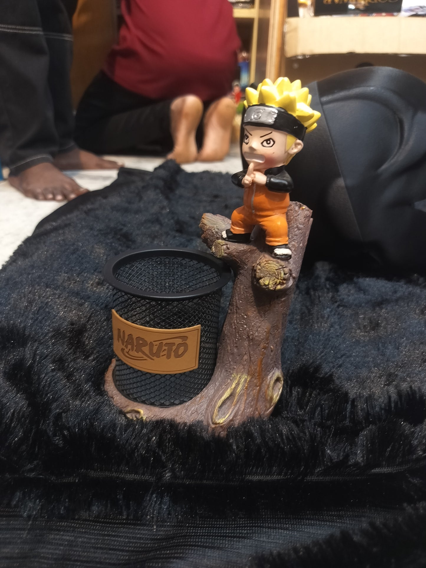 Naruto Pen Stand – Miniature Tree Trunk Holder with Ninja Pose Figure