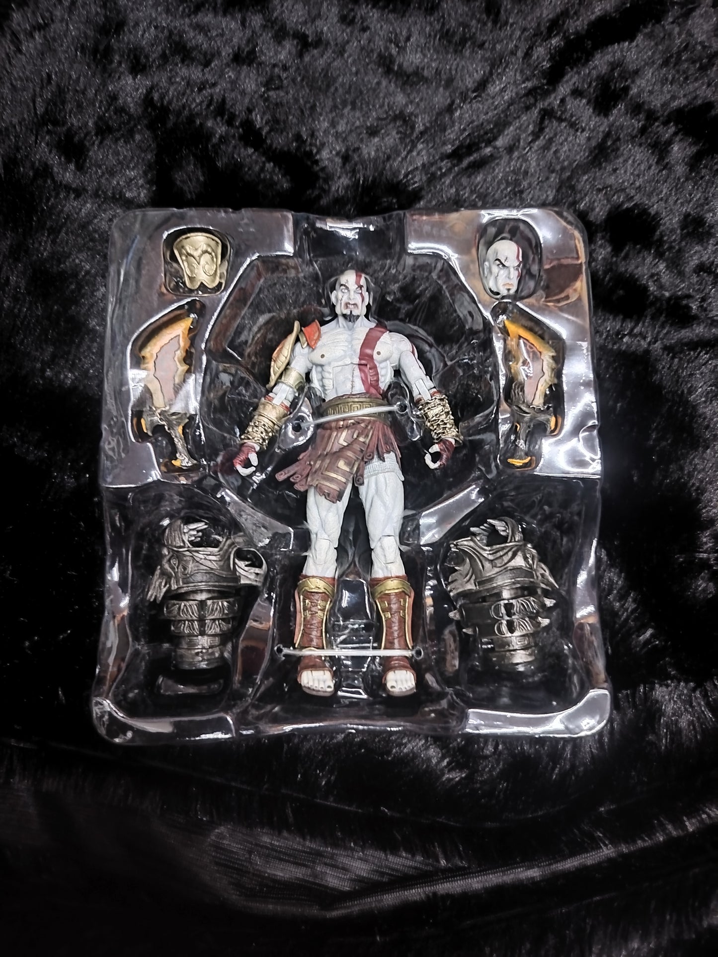 Kratos Action Figure – God of War with Accessories & Interchangeable Heads