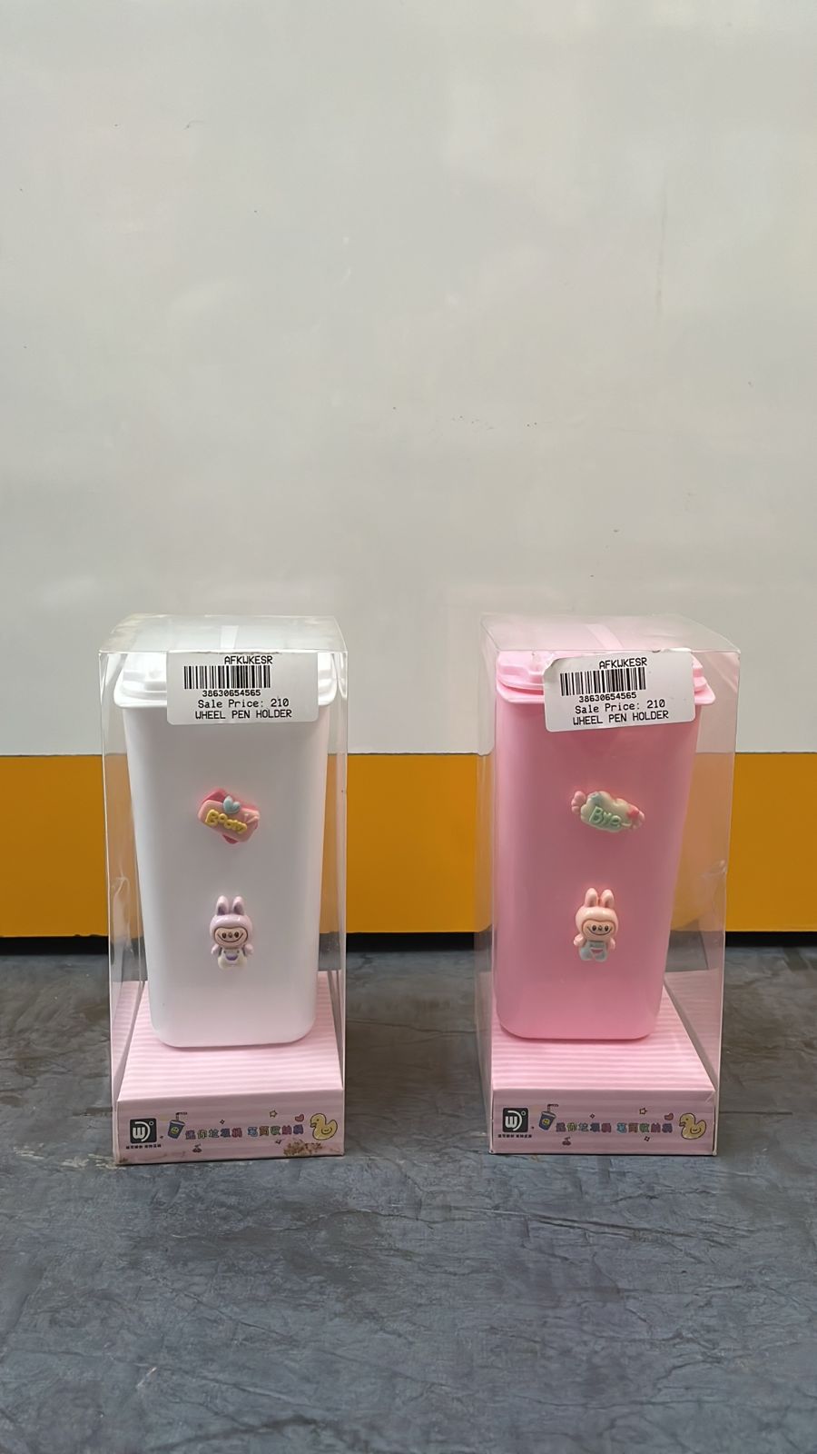 Cute Bunny Wheel Pen Holder