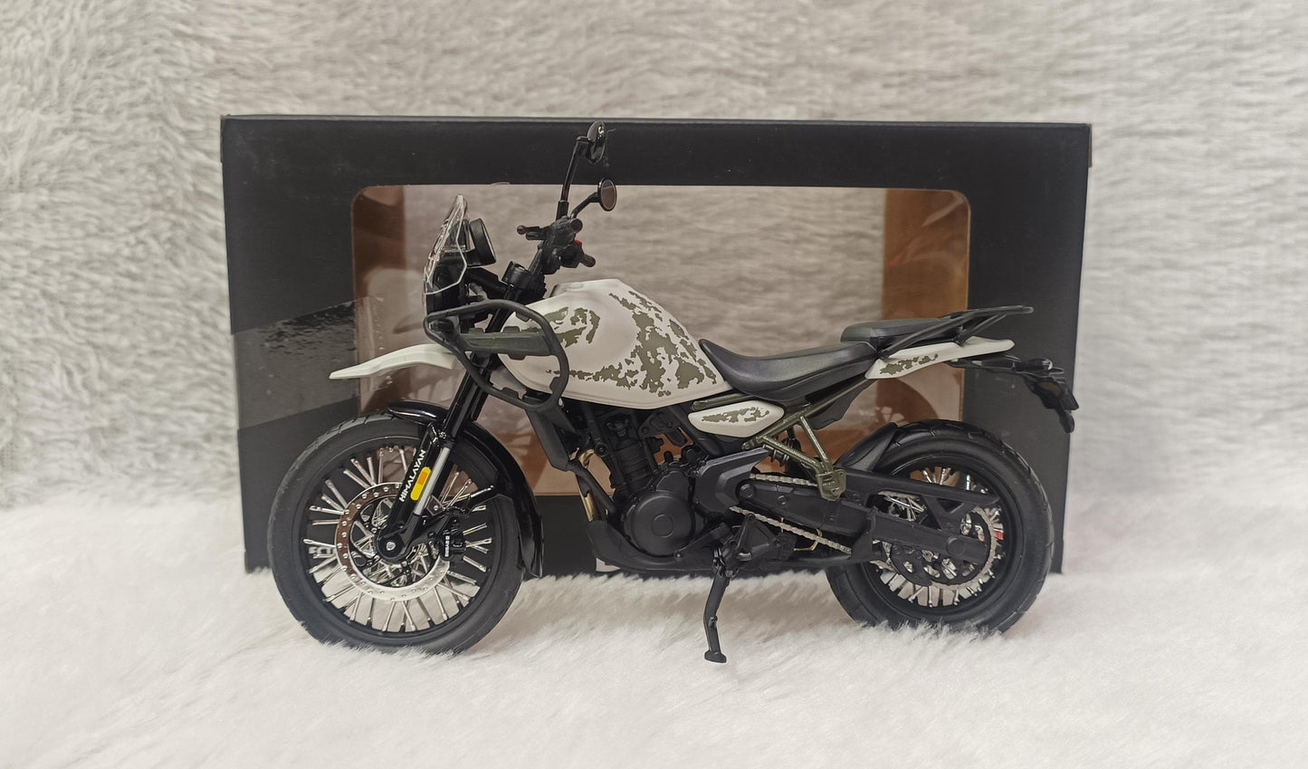 Royal Enfield Himalayan 1:12 Scale Diecast Model die cost bike