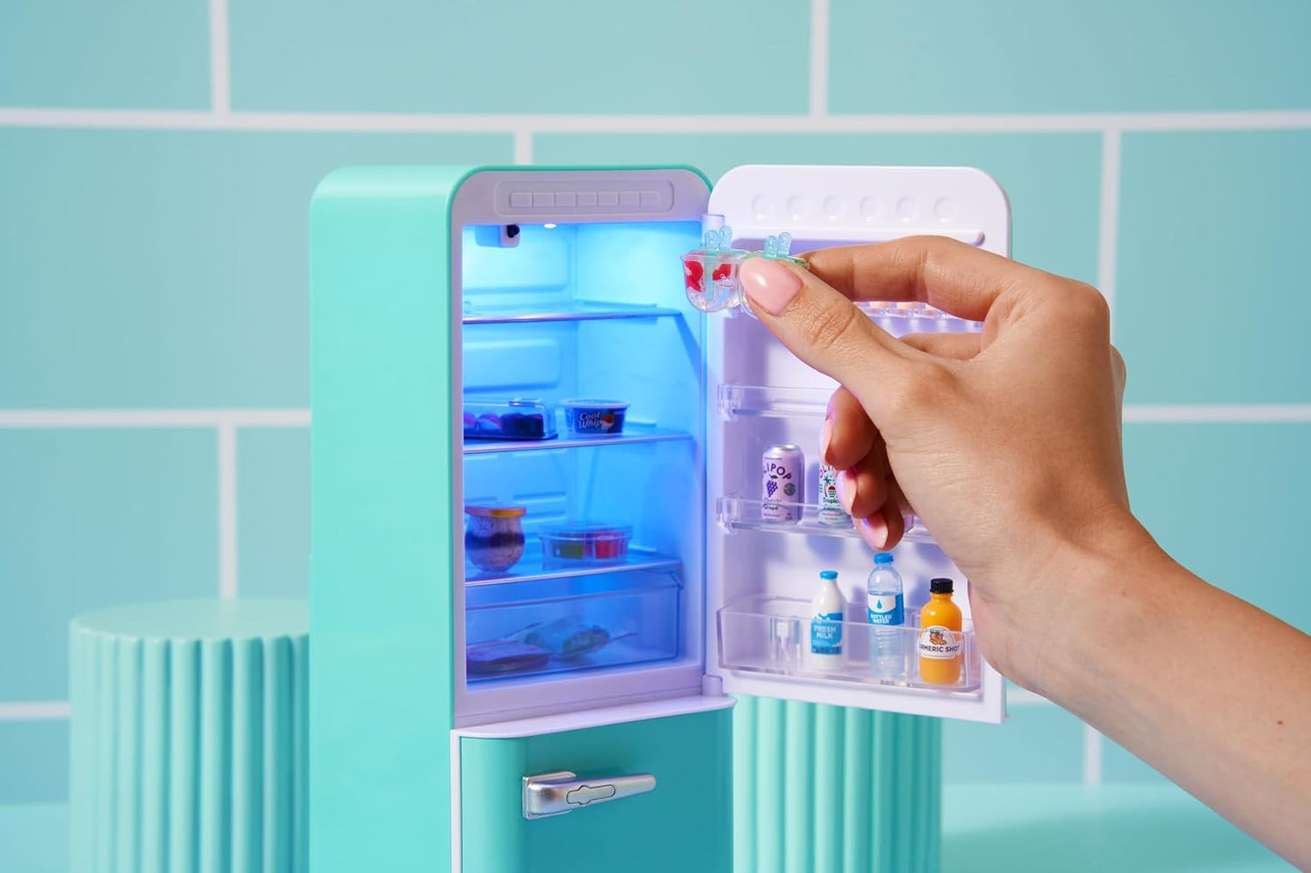 Mini Fridge S1 Playset + 2 INT Capsules