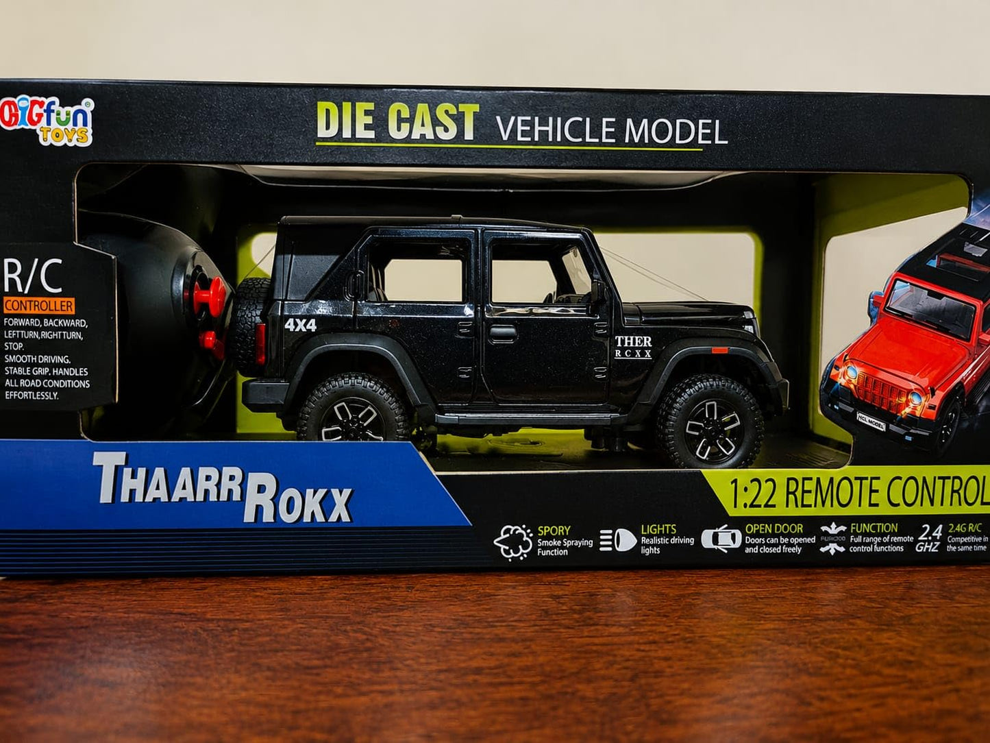 1:22 Scale Remote Control Die-Cast SUV Jeep with LED Lights, Smoke & Rechargeable Battery – 2.4GHz Off-Road RC Toy Vehicle for Kids (Black)