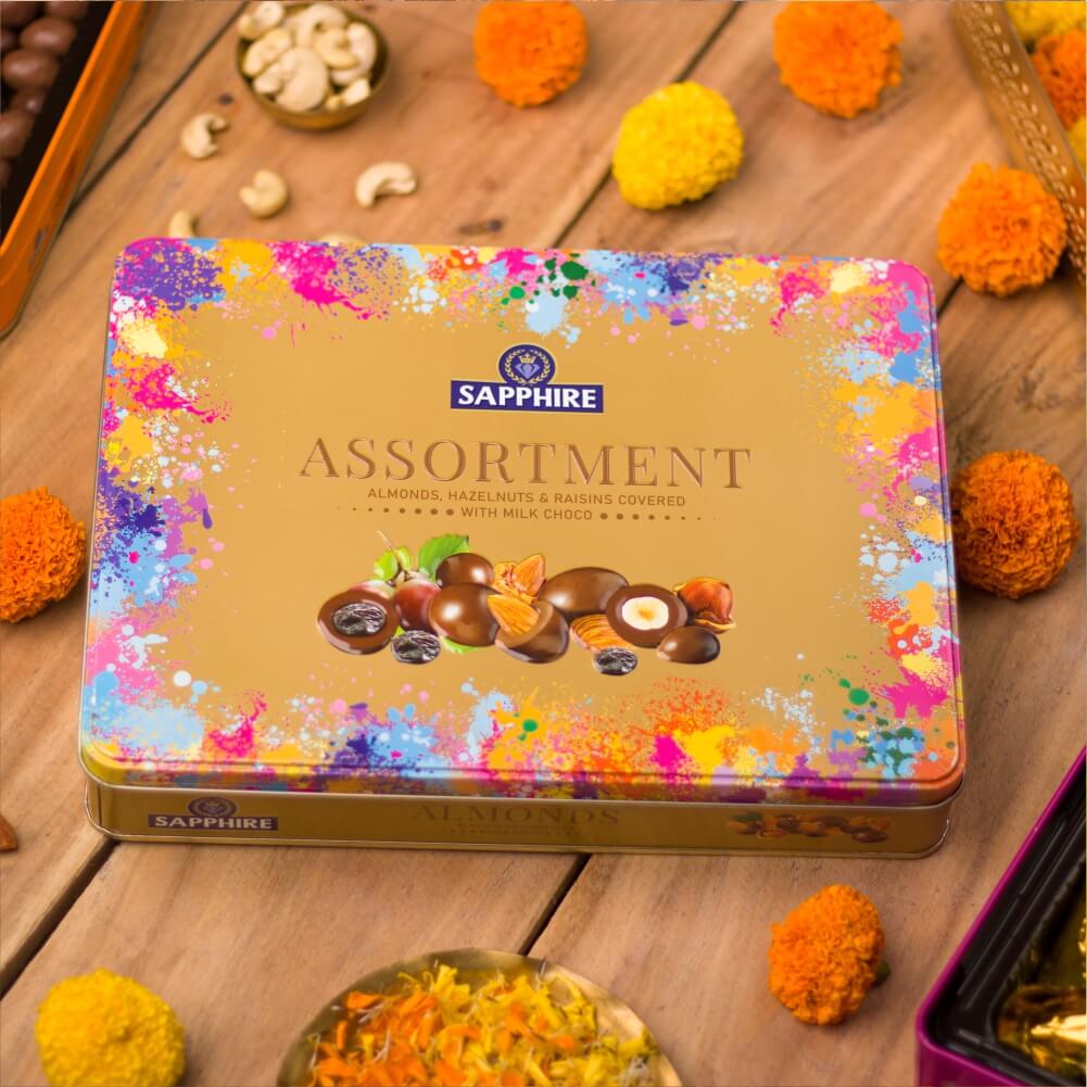 Sapphire Assortment - Almonds, Raisins, Hazelnuts covered in Milk Chocolate 350g