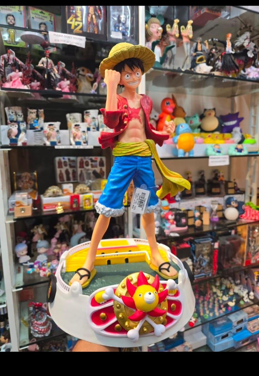 Monkey D. Luffy Grand Figurine - King of the Grand Line