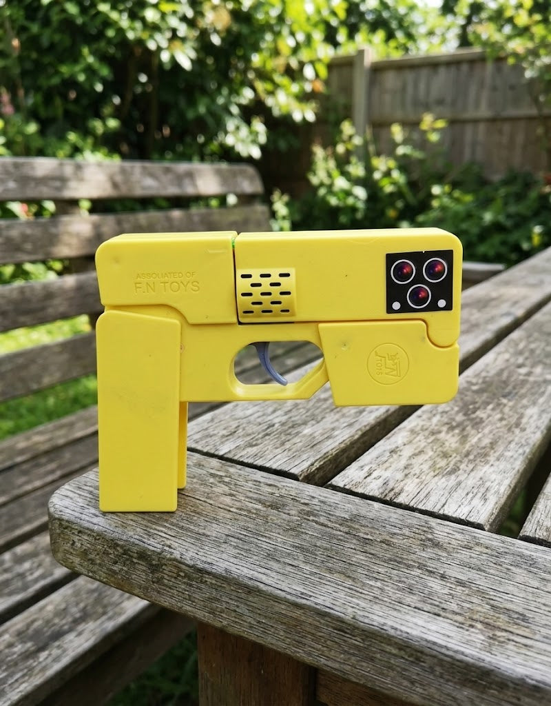 F.N TOYS 2-in-1 Foldable Pocket Blaster – Looks Like a Smartphone, Transforms into a Mini Blaster