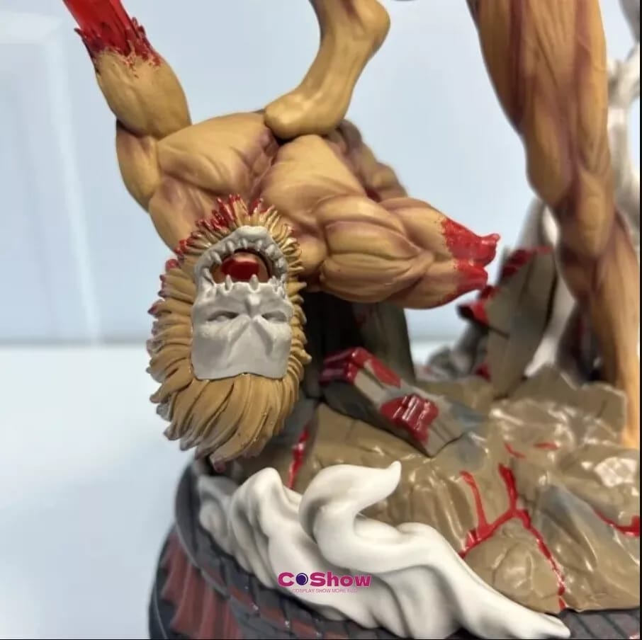 Attack on Titan - Eren Yeager vs Armored Titan Diorama Statue