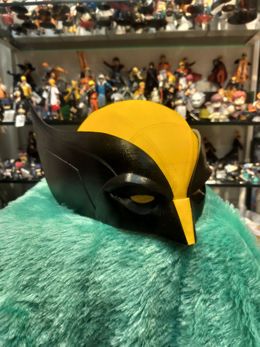 Wolverine Cosplay Helmet – Classic Yellow & Black X-Men Style Mask